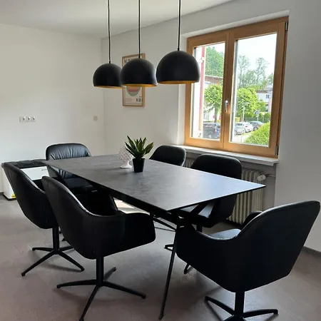 Bergblick & Dorfgefuehl In *