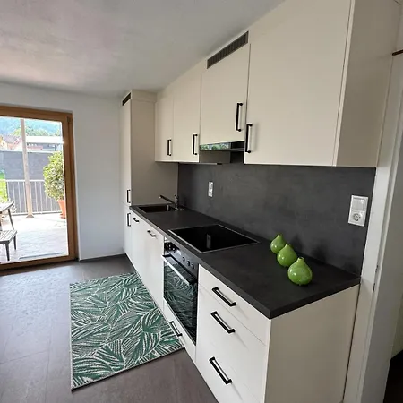 Bergblick & Dorfgefuehl In *